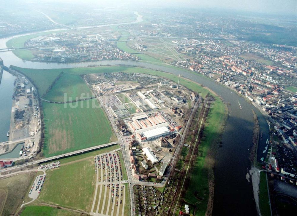 Dresden von oben - Bau der Neue Messe - ein Projekt der HVB-Immobilien AG auf dem Ostragehege (Gelände des Alten Schlachthofes) in Dresden