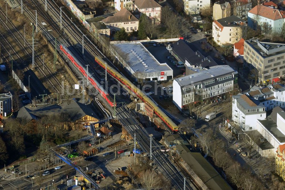 Berlin von oben - Bau der neuen Eisenbahnbrücke über die Treskowallee am Bahnhof Berlin - Karlshorst