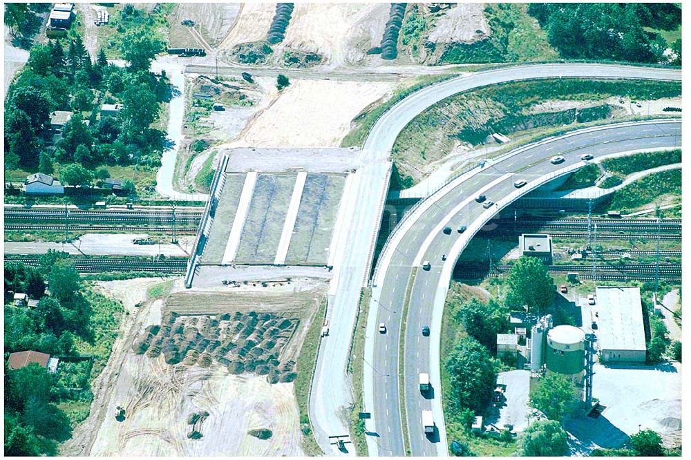 Luftbild Schönefeld - , Bau der neuen Stadtautobahnbrücke am S- und Fernbahnhof Berlin- Schönefeld durch die Firma SCHÄLER BAU GmbH Berlin