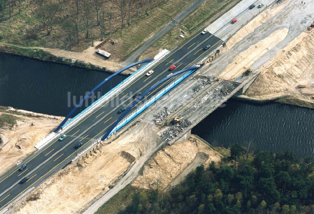 Potsdam-Drewitz aus der Vogelperspektive: Bau der neuen Teltowkanalbrücken auf der Autobahn zum Kreuz Michendorf.