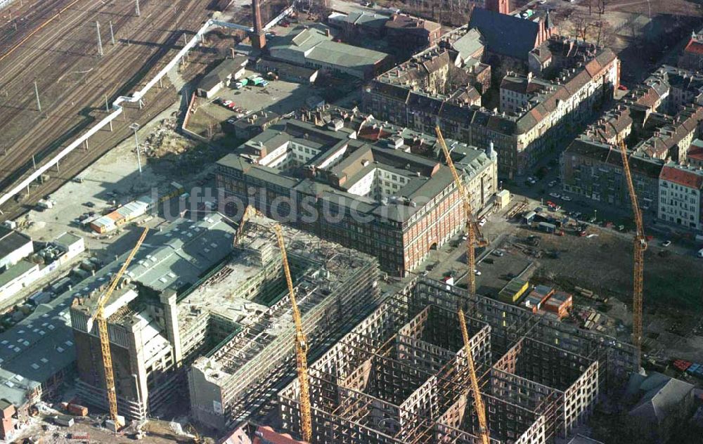 Luftaufnahme Berlin - Bau der Oberbaum-City an der Warschauer Straße