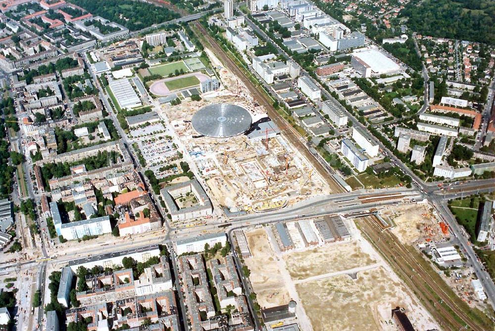 Luftaufnahme Berlin - Bau Radsporthalle Landsberger Allee