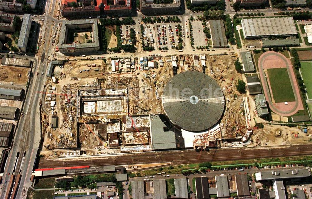 Berlin von oben - Bau Radsporthalle Landsberger Allee