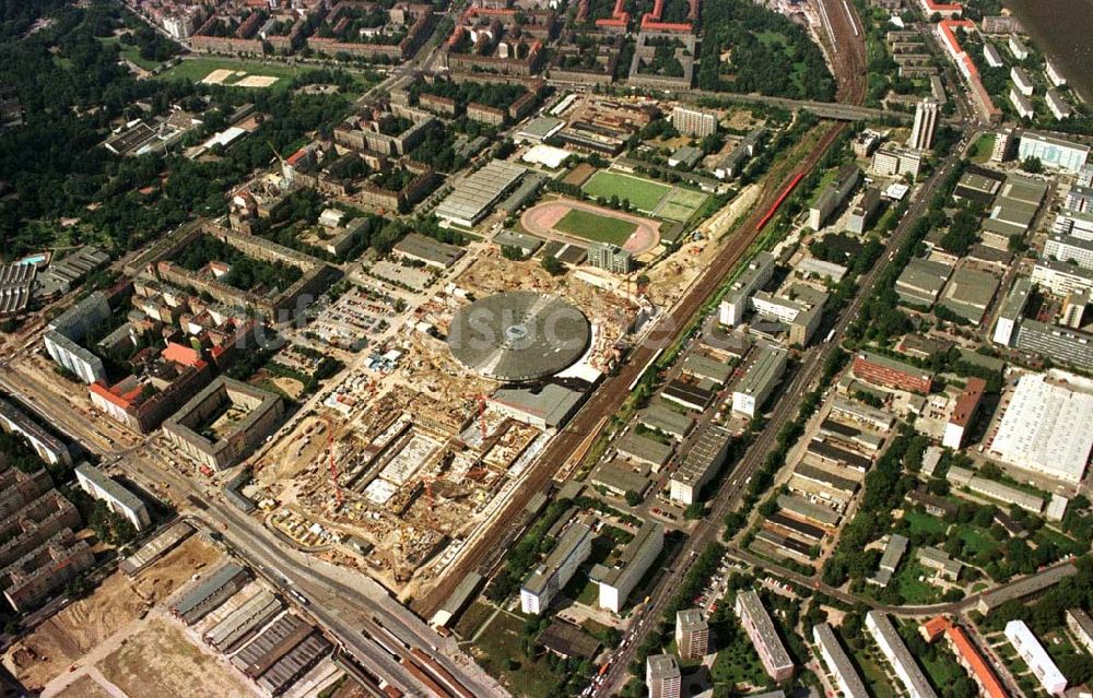 Berlin aus der Vogelperspektive: Bau Radsporthalle Landsberger Allee