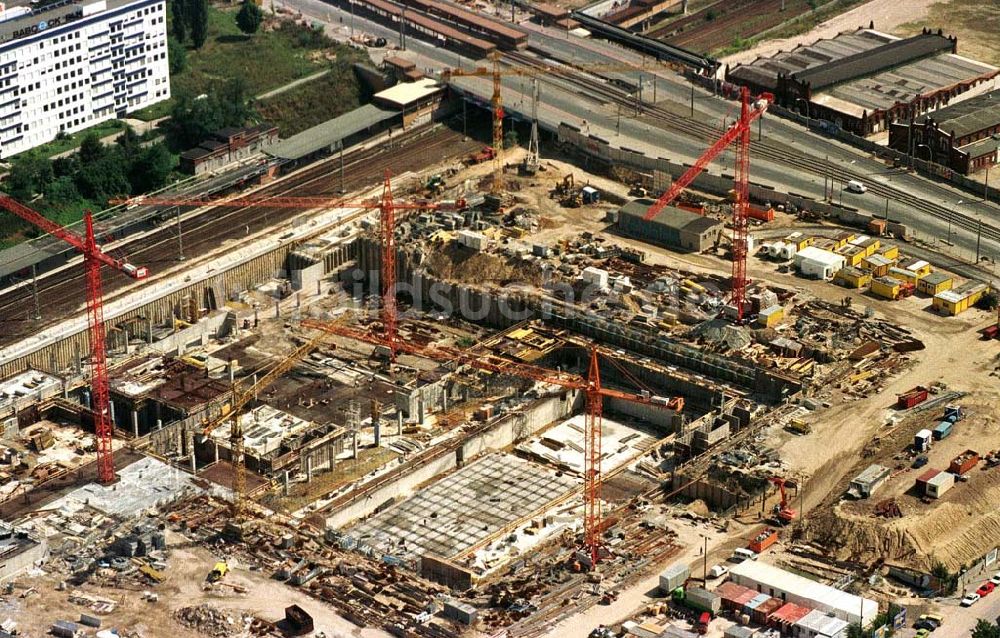 Berlin aus der Vogelperspektive: Bau Radsporthalle Landsberger Allee