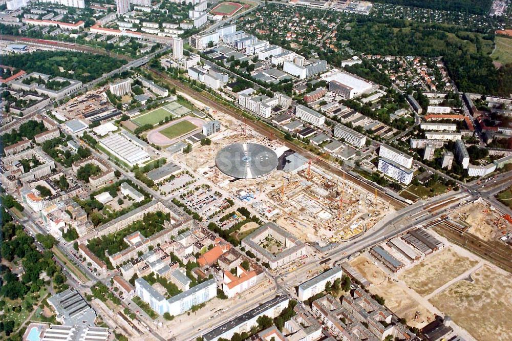 Luftaufnahme Berlin - Bau Radsporthalle Landsberger Allee