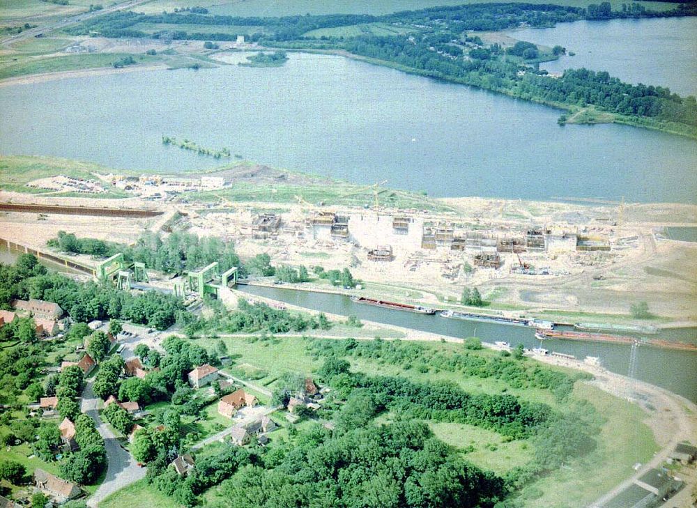 Luftbild Rothensee / Sachsen - Anhalt - Bau der Schleuse Rothensee am Schiffshebewerk Rothensee am Wasserstraßenkreuz Magdeburg.