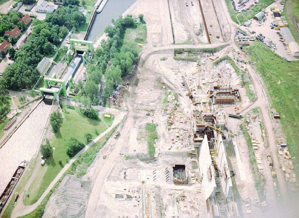 Luftbild Rothensee / Sachsen - Anhalt - Bau der Schleuse Rothensee am Schiffshebewerk Rothensee am Wasserstraßenkreuz Magdeburg.