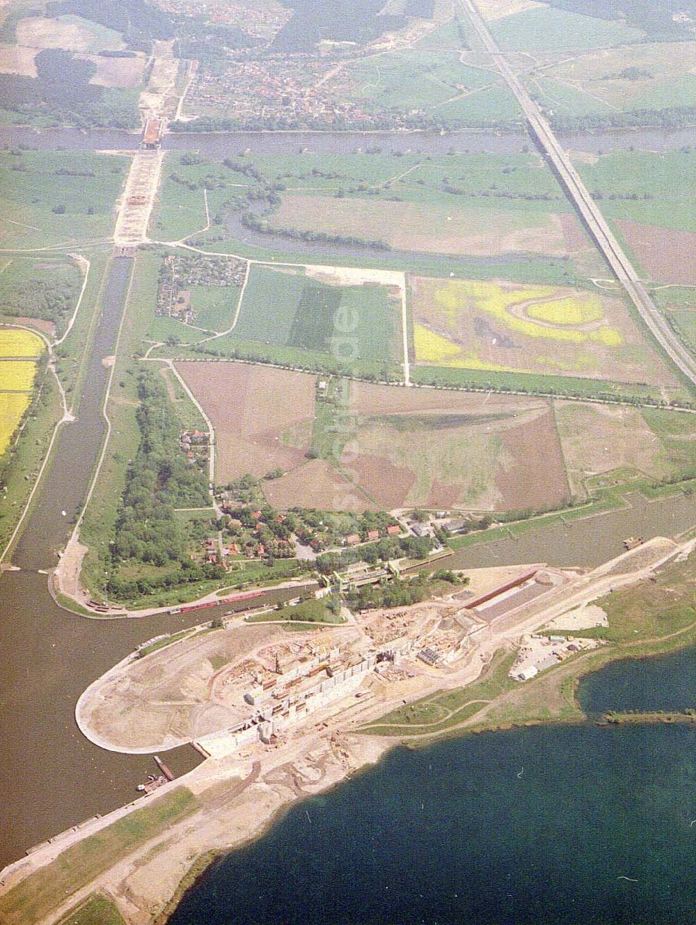 Luftbild Rothensee - Bau der Schleuse Rothensee am Schiffshebewerk Rothensee am Wasserstraßenkreuz Magdeburg.