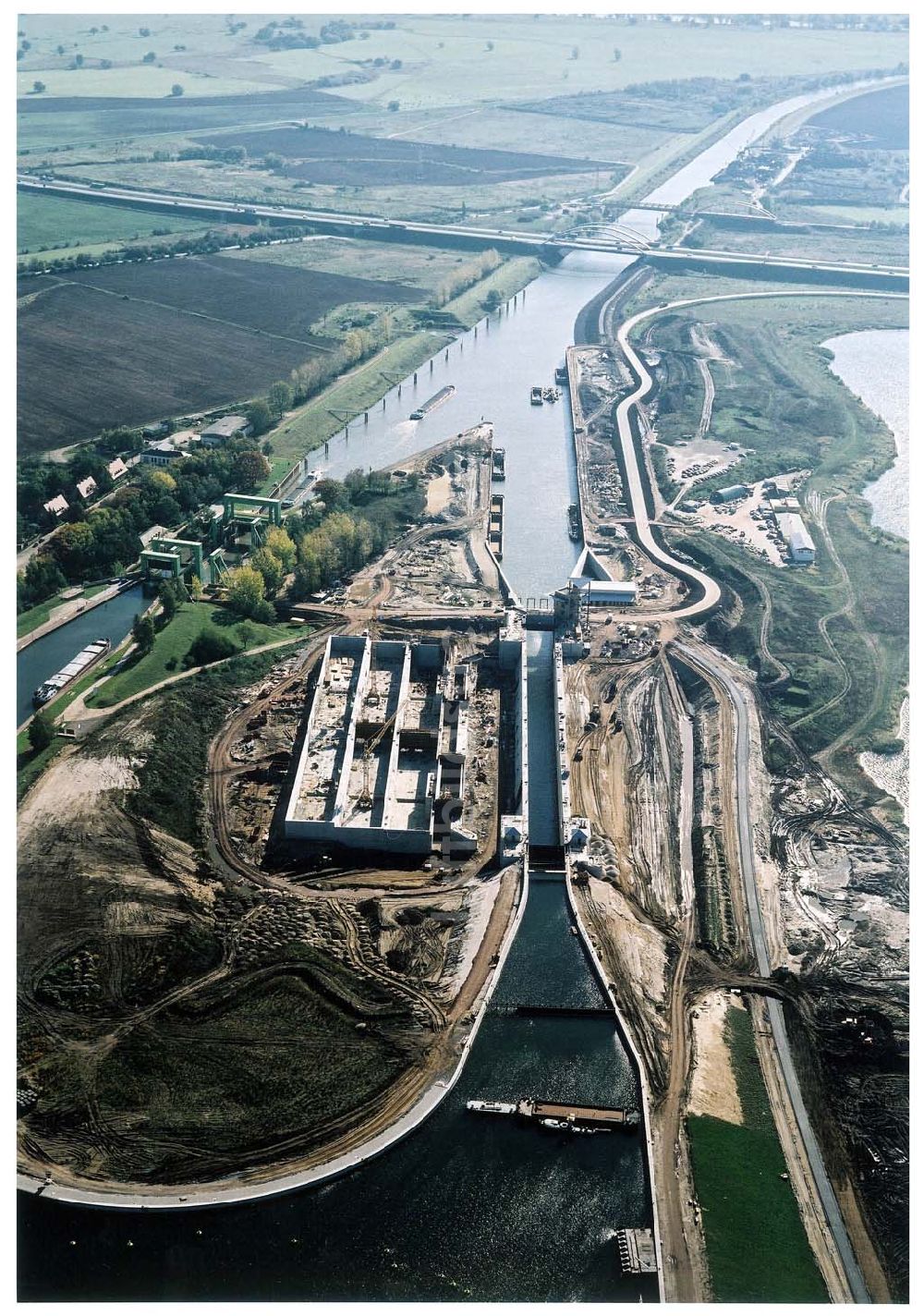 Luftaufnahme Rothensee - Bau der Schleuse Rothensee am Schiffshebewerk Rothensee am Wasserstraßenkreuz Magdeburg.