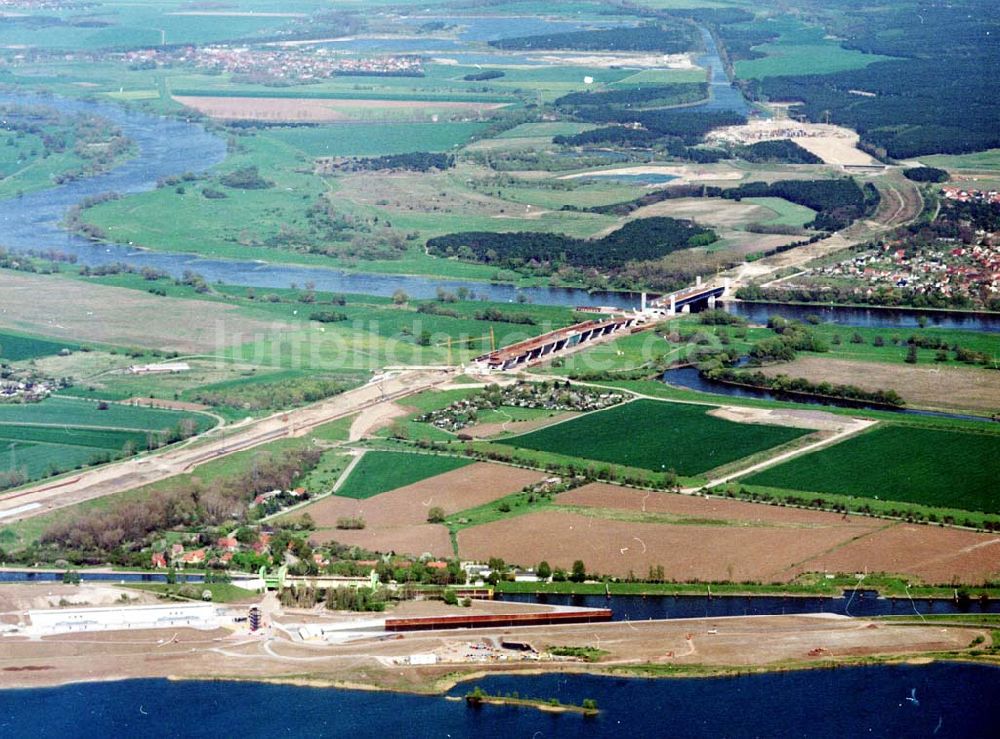 Luftaufnahme Rothensee - Bau der Schleuse Rothensee am Schiffshebewerk Rothensee am Wasserstraßenkreuz Magdeburg.