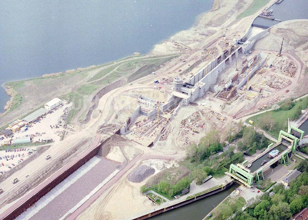 Rothensee aus der Vogelperspektive: Bau der Schleuse Rothensee am Schiffshebewerk Rotrhensee am Wasserstraßenkreuz Magdeburg.