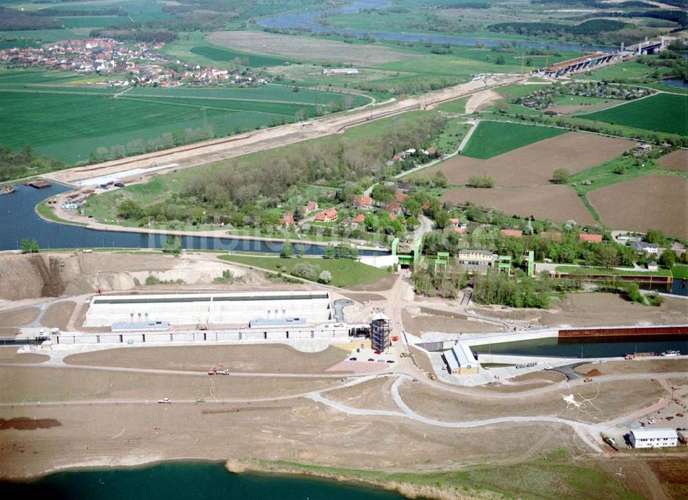 Luftbild Rothensee - Bau der Schleuse Rothensee am Schiffshebewerk Rotrhensee am Wasserstraßenkreuz Magdeburg.