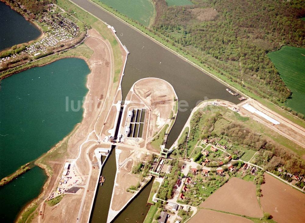 Luftbild Rothensee - Bau der Schleuse Rothensee am Schiffshebewerk Rotrhensee am Wasserstraßenkreuz Magdeburg.