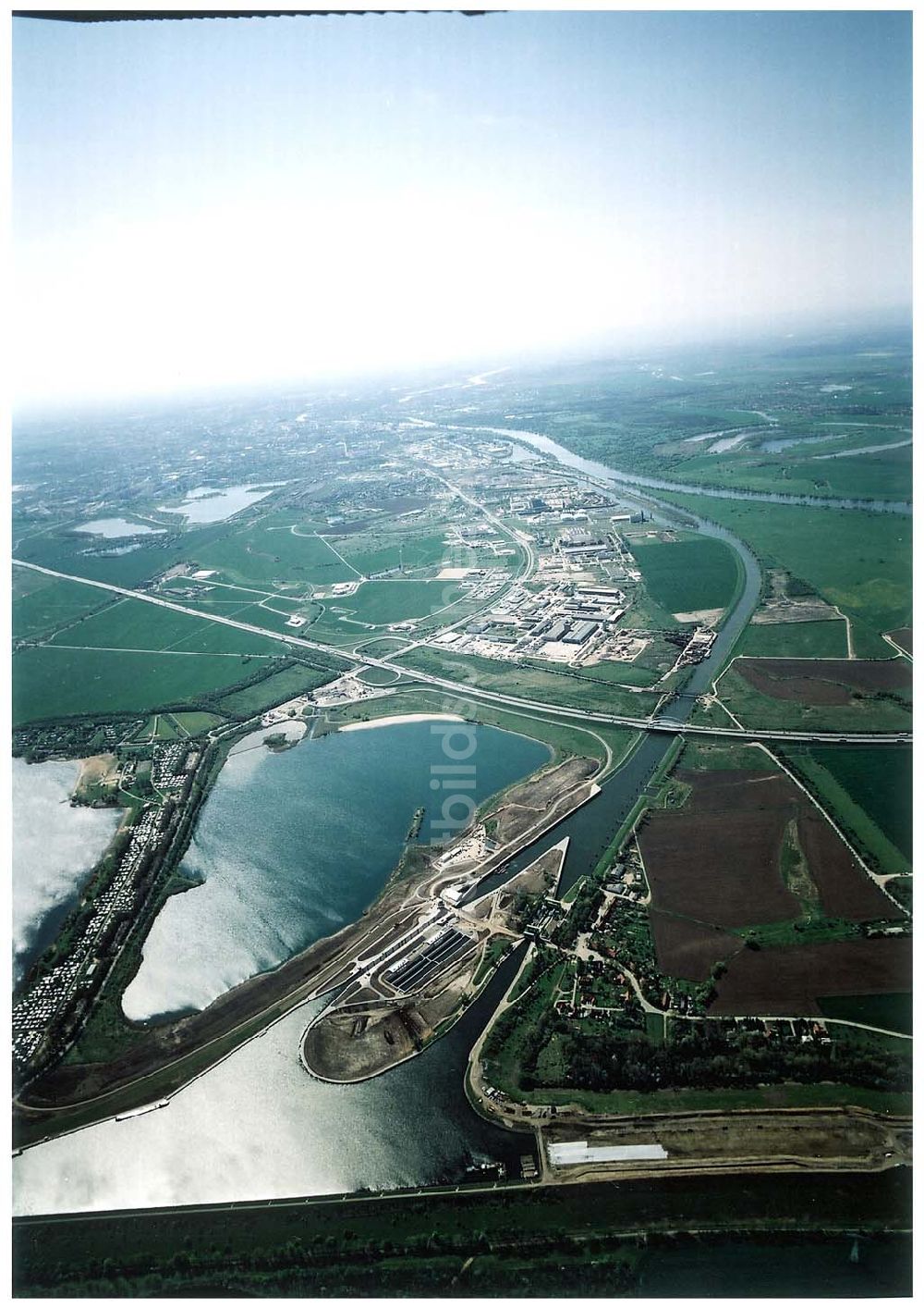 Rothensee aus der Vogelperspektive: Bau der Schleuse Rothensee am Schiffshebewerk Rotrhensee am Wasserstraßenkreuz Magdeburg.