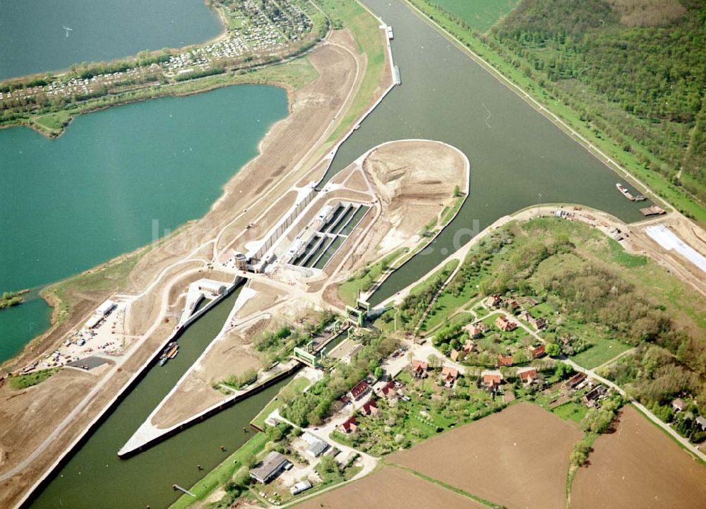 Rothensee von oben - Bau der Schleuse Rothensee am Schiffshebewerk Rotrhensee am Wasserstraßenkreuz Magdeburg.