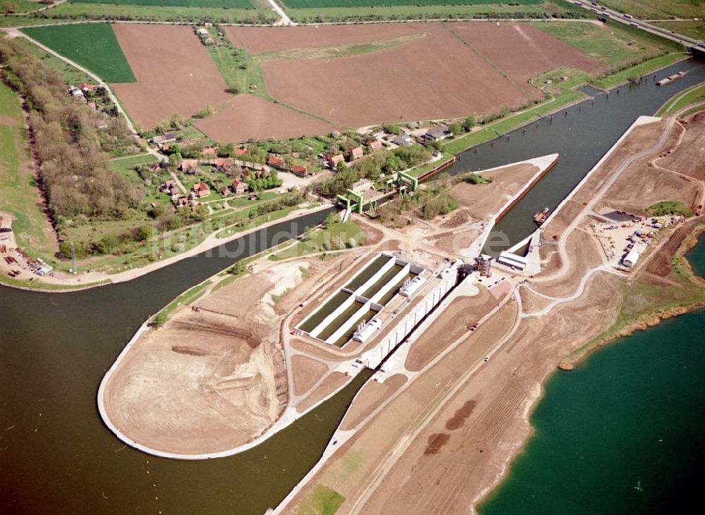 Luftaufnahme Rothensee - Bau der Schleuse Rothensee am Schiffshebewerk Rotrhensee am Wasserstraßenkreuz Magdeburg.