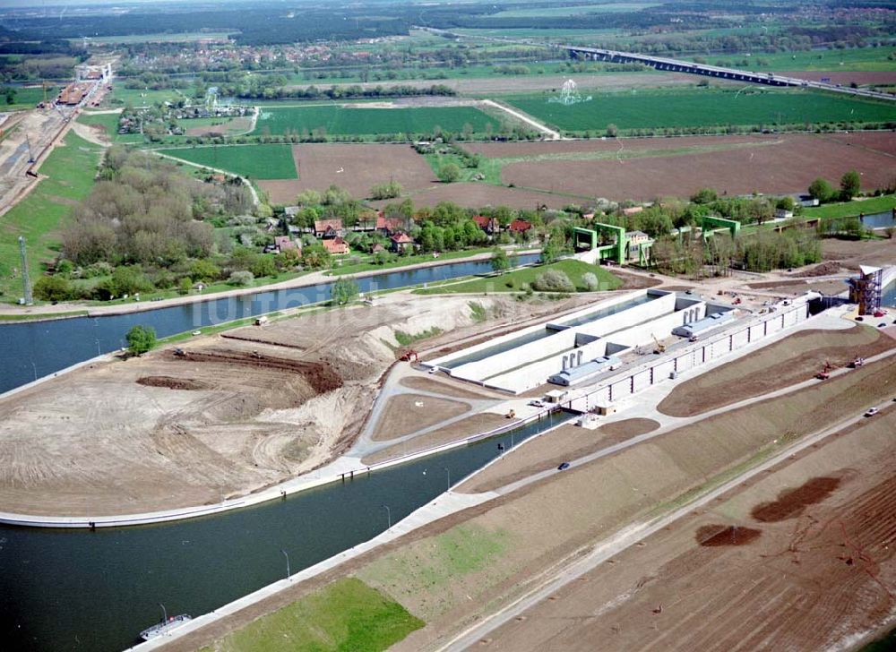 Rothensee von oben - Bau der Schleuse Rothensee am Schiffshebewerk Rotrhensee am Wasserstraßenkreuz Magdeburg.