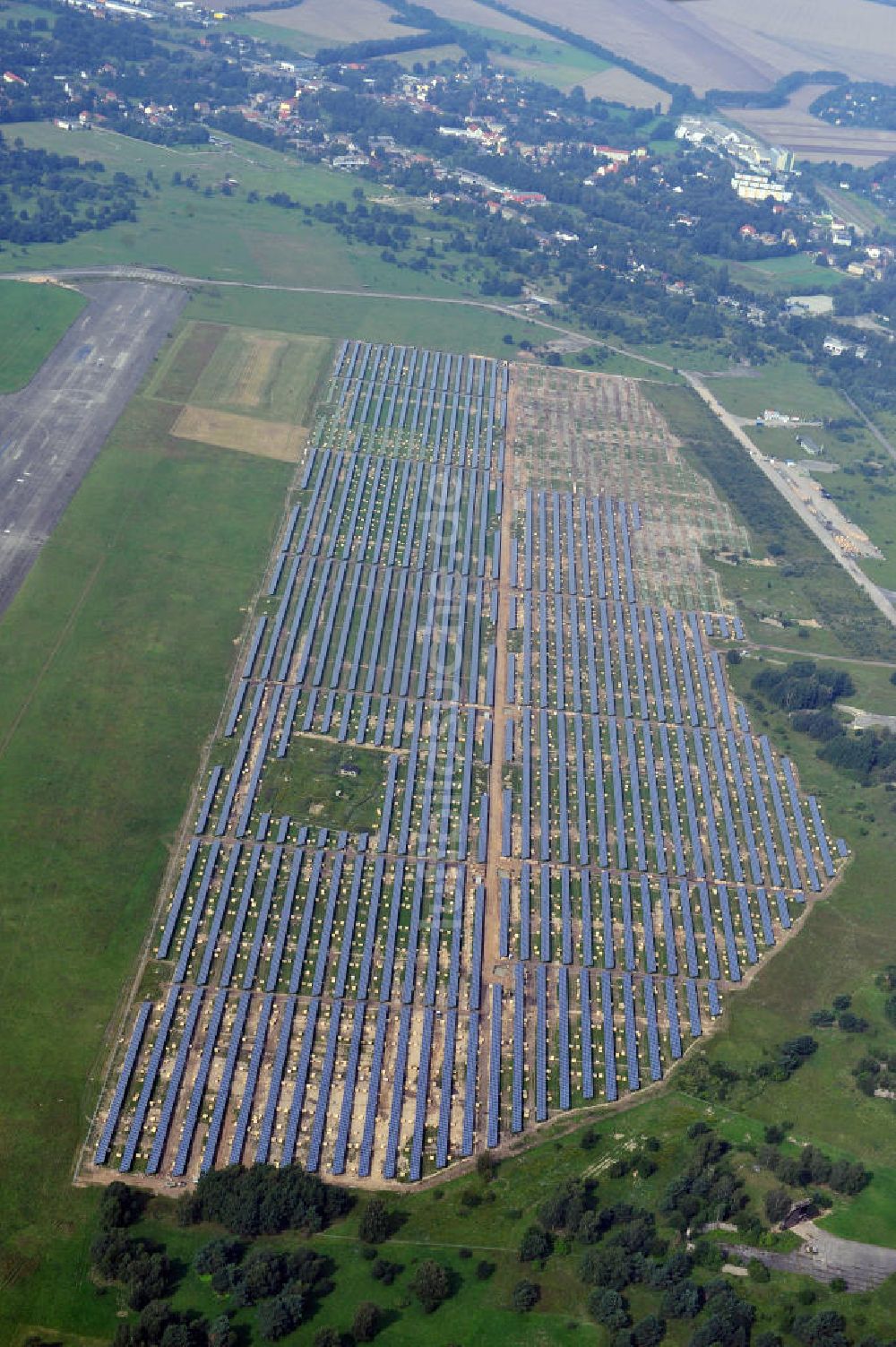 Luftaufnahme Werneuchen - Bau des ? Solarpark Flugplatz Werneuchen ?