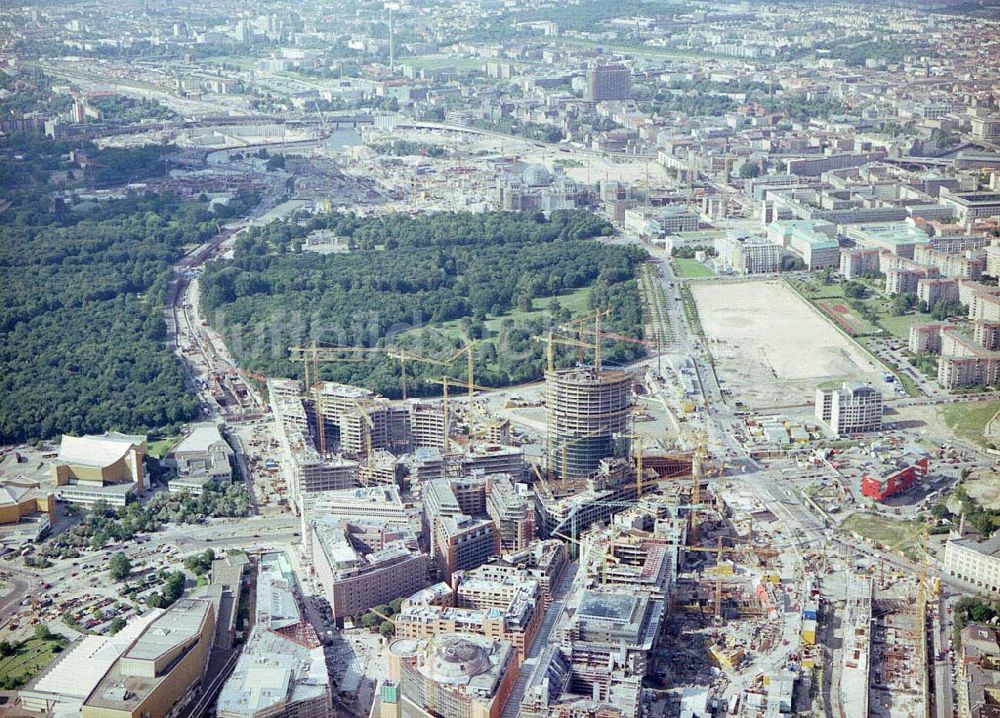 Berlin - Tiergarten aus der Vogelperspektive: Bau des SONY-Centers am Potsdamer Platz in Berlin-Tiergarten