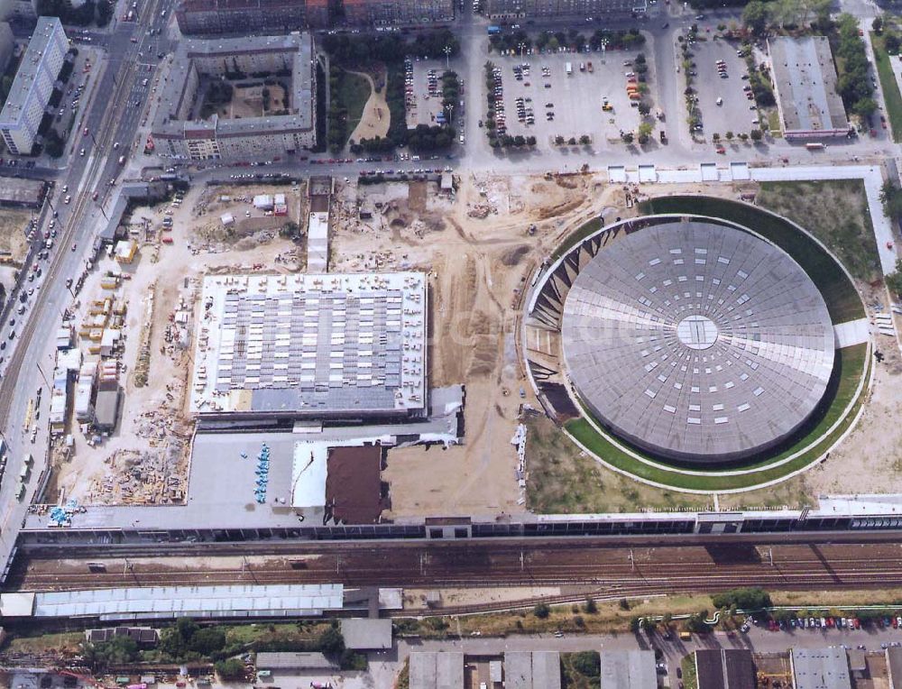 Berlin-Friedrichshain von oben - Bau des Sportkomplexes an der Landsberger Allee durch die OSB-Sportstättenbau GmbH