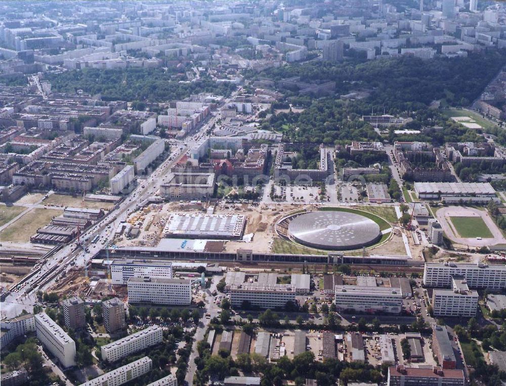 Berlin-Friedrichshain von oben - Bau des Sportkomplexes an der Landsberger Allee durch die OSB-Sportstättenbau GmbH