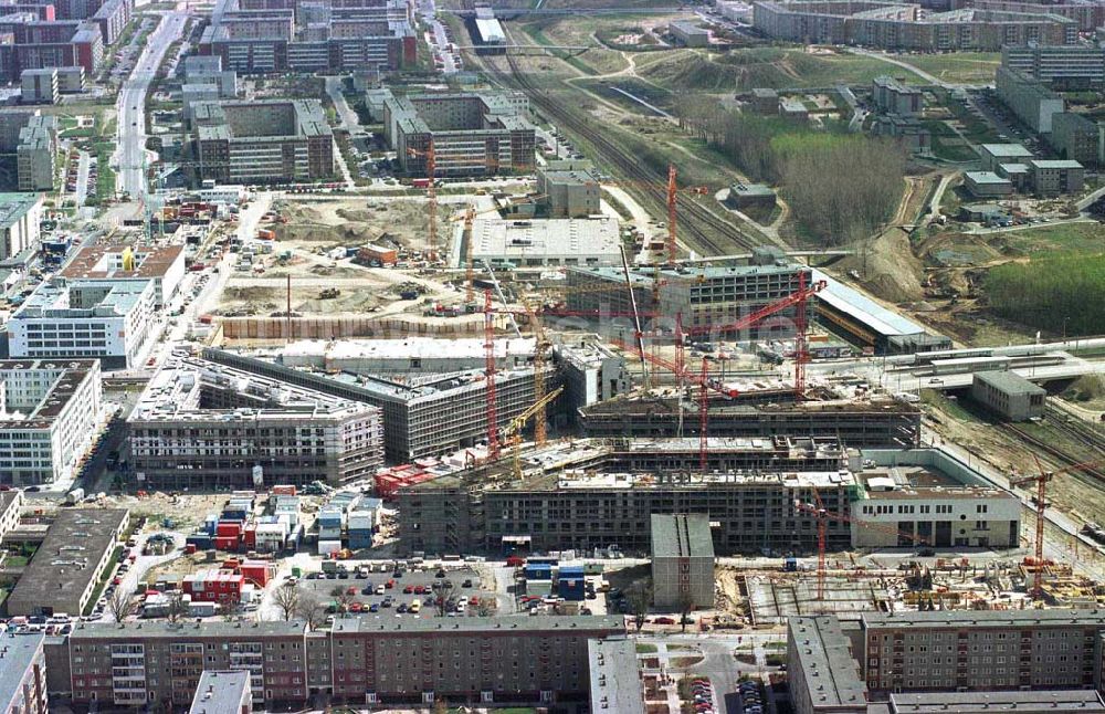 Berlin - Hellersdorf von oben - Bau des Stadtteilzentrums Hellersdorf