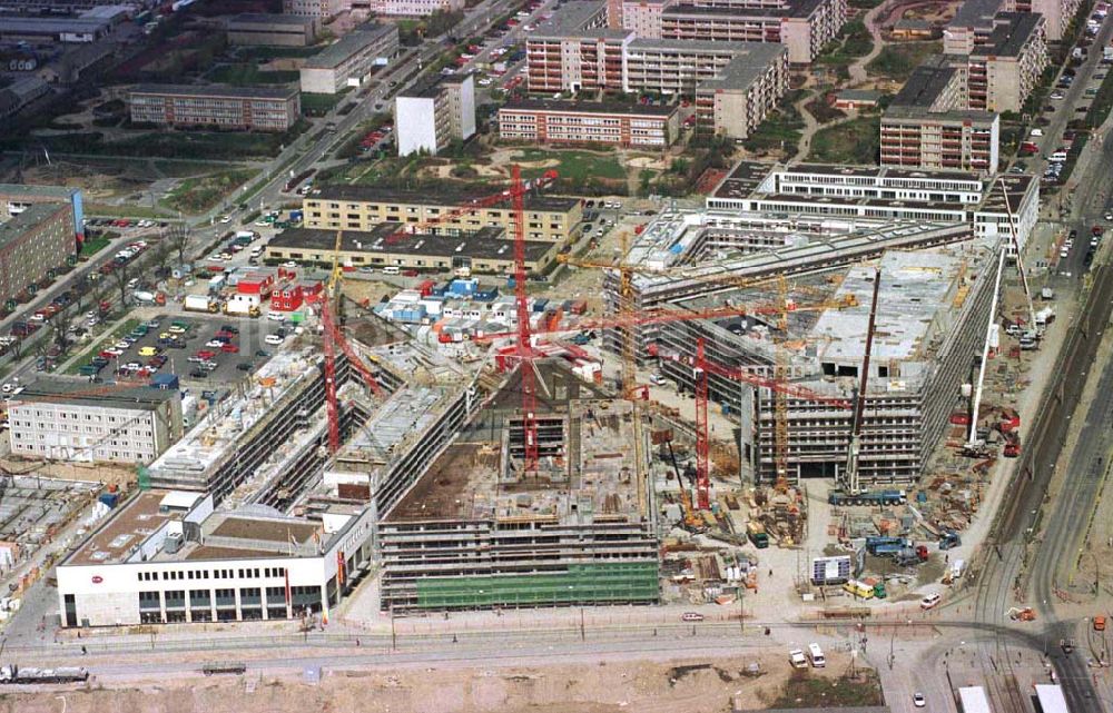 Luftbild Berlin - Hellersdorf - Bau des Stadtteilzentrums Hellersdorf