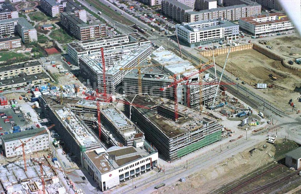 Berlin - Hellersdorf aus der Vogelperspektive: Bau des Stadtteilzentrums Hellersdorf