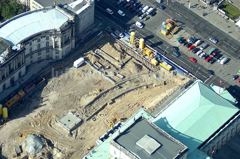 Luftbild Berlin / Mitte - Bau einer Tiefgarage durch die Fa