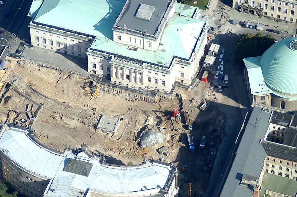 Luftbild Berlin / Mitte - Bau einer Tiefgarage durch die Fa