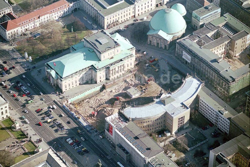 Luftaufnahme Berlin - Bau einer Tiefgarage durch die Fa