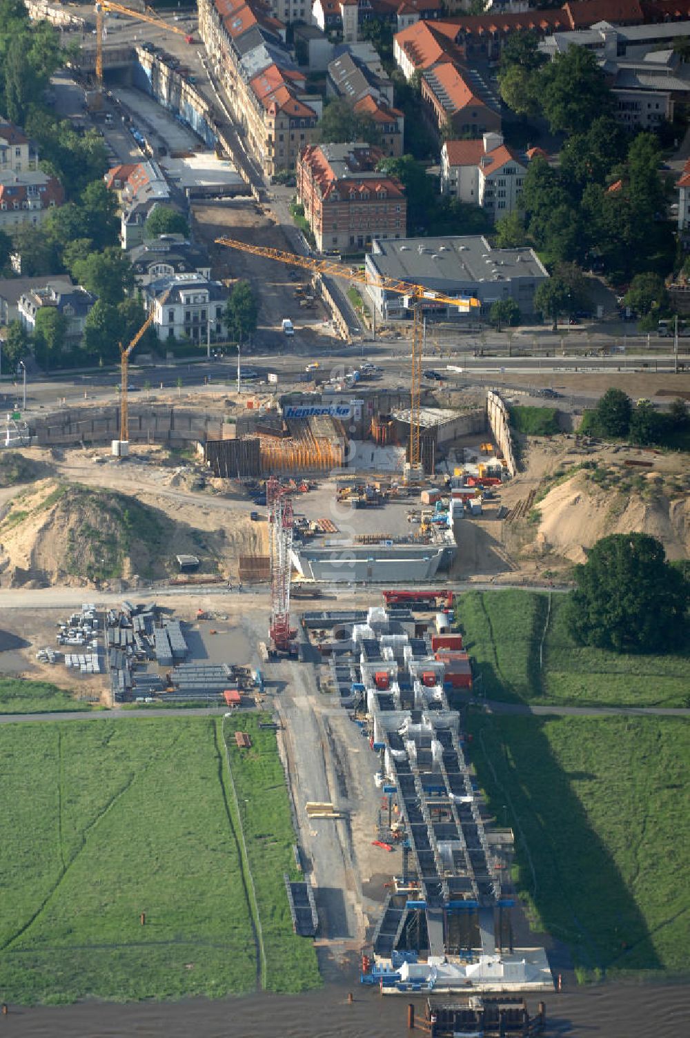 Luftaufnahme Dresden - Bau der Waldschlösschenbrücke in Dresden