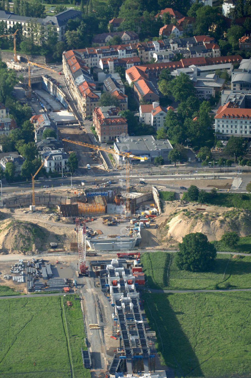 Dresden von oben - Bau der Waldschlösschenbrücke in Dresden