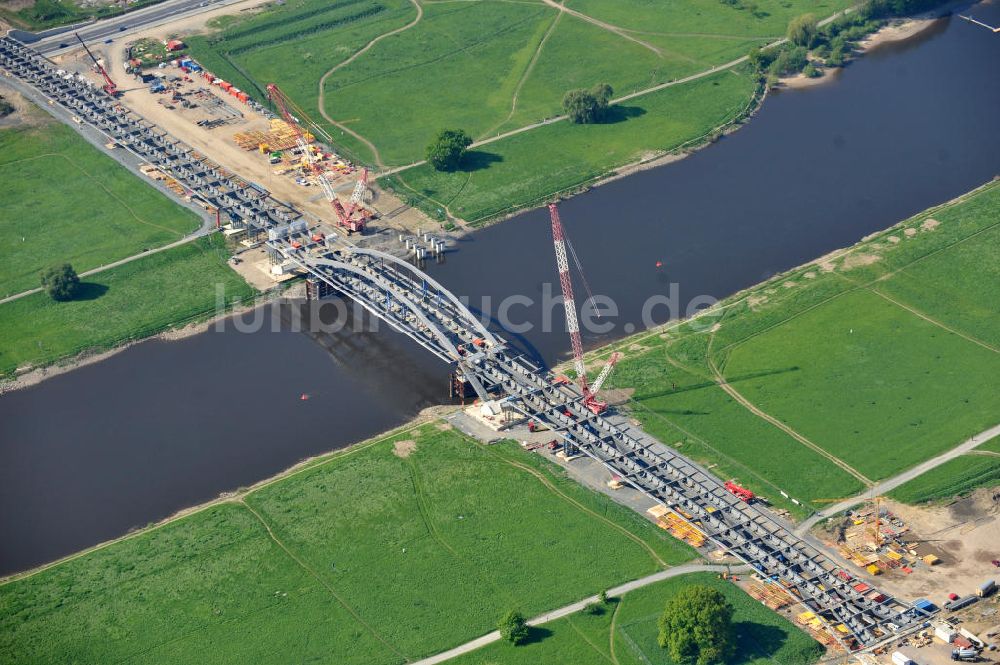 Luftbild Dresden - Bau der Waldschlösschenbrücke in Dresden