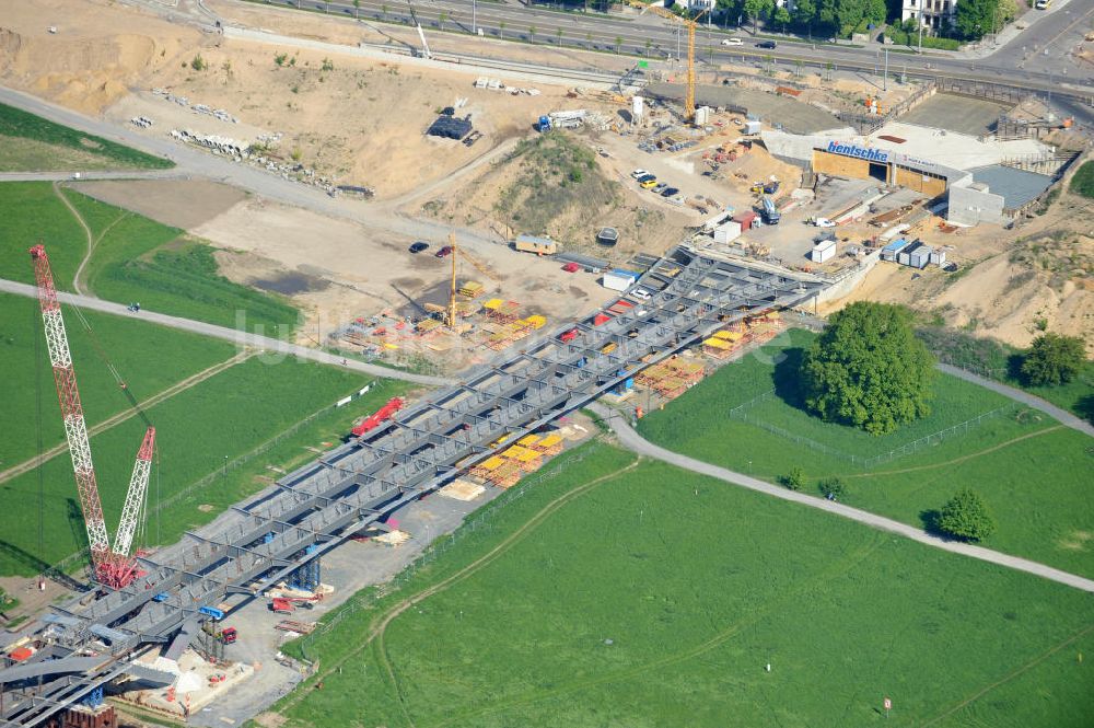 Dresden aus der Vogelperspektive: Bau der Waldschlösschenbrücke in Dresden