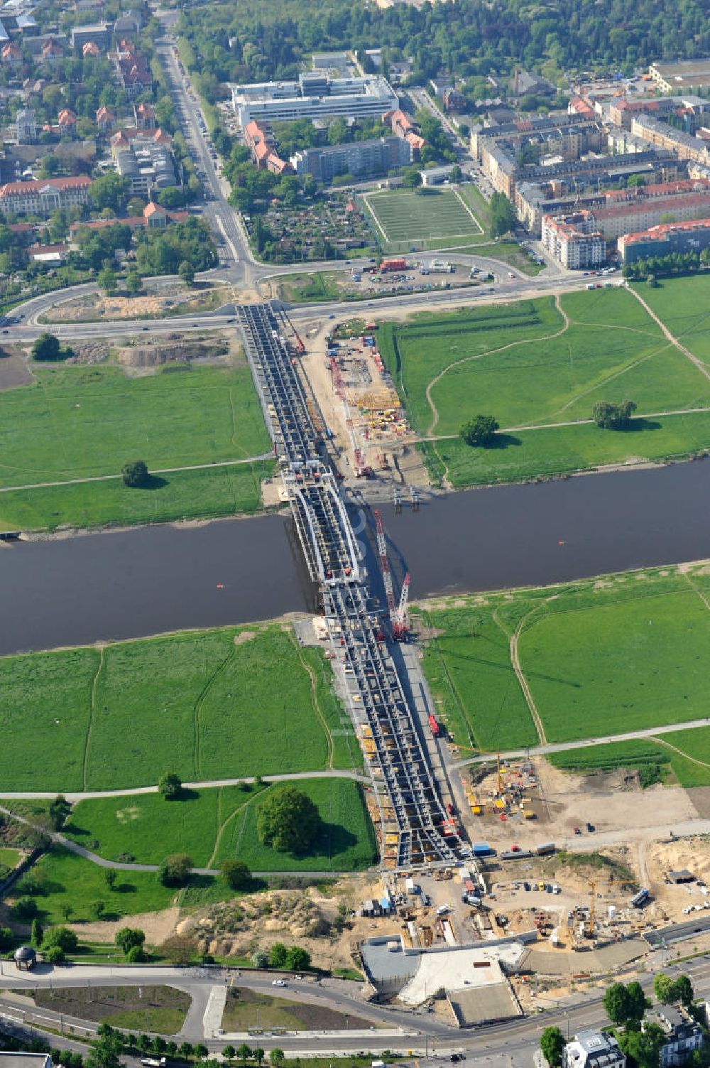 Luftaufnahme Dresden - Bau der Waldschlösschenbrücke in Dresden