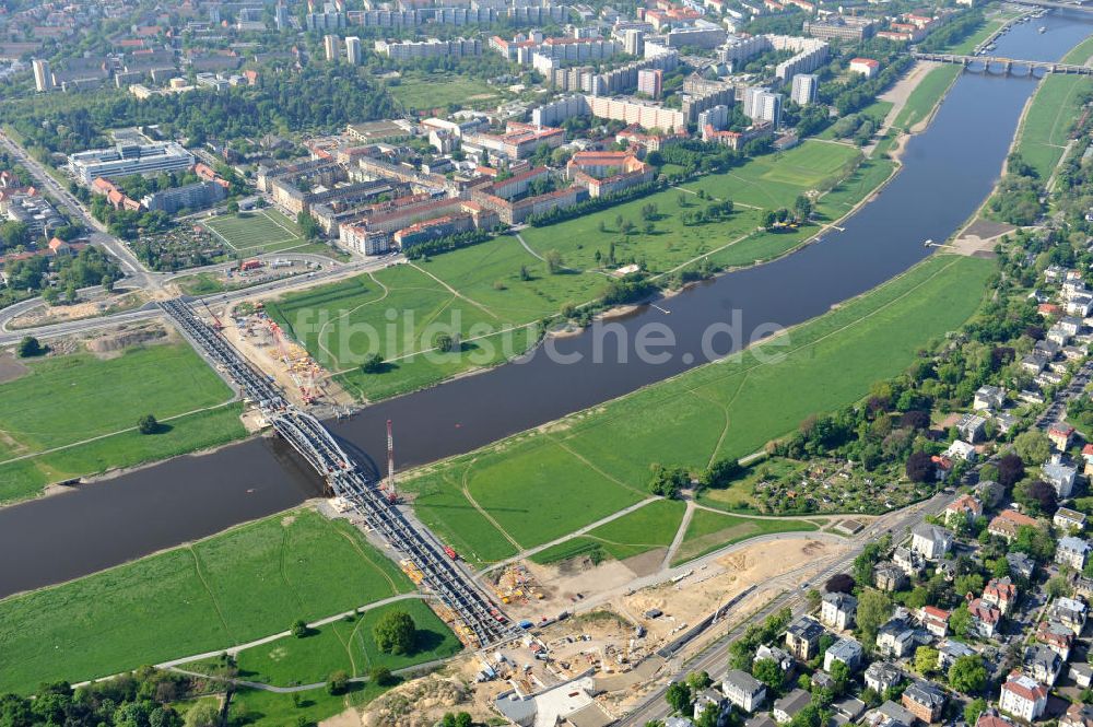 Dresden von oben - Bau der Waldschlösschenbrücke in Dresden