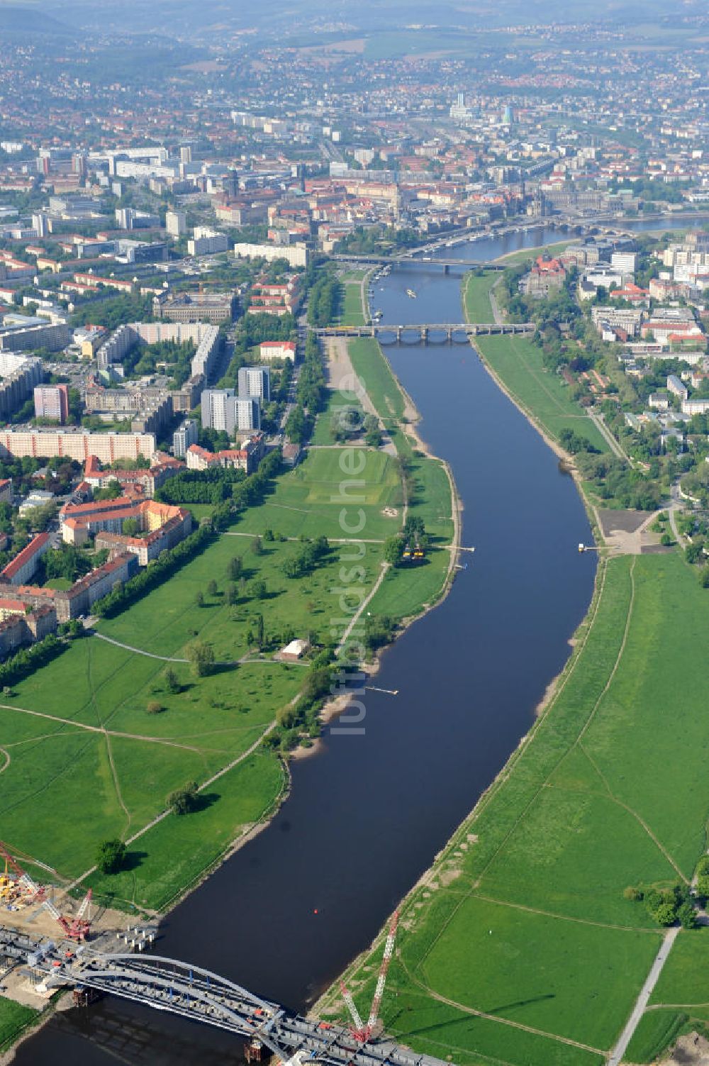 Luftbild Dresden - Bau der Waldschlösschenbrücke in Dresden