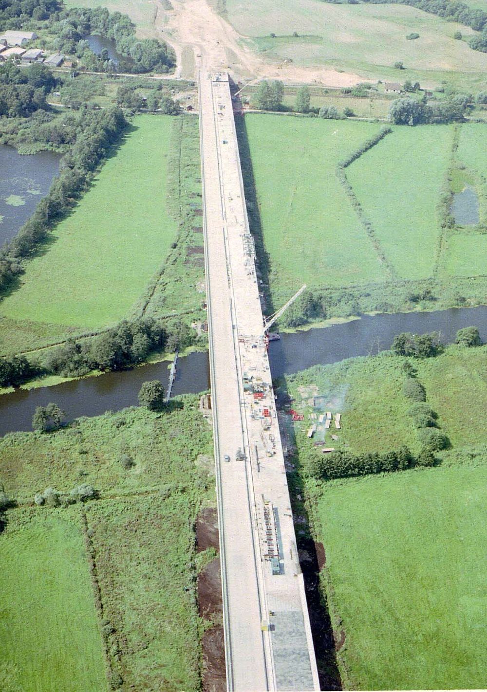 Luftaufnahme bei Kavelsdorf / Mecklenburg - Vorpommern - Bau der A20 - Warnowbrücke bei Kavelsdorf / Mecklenburg - Vorpommern