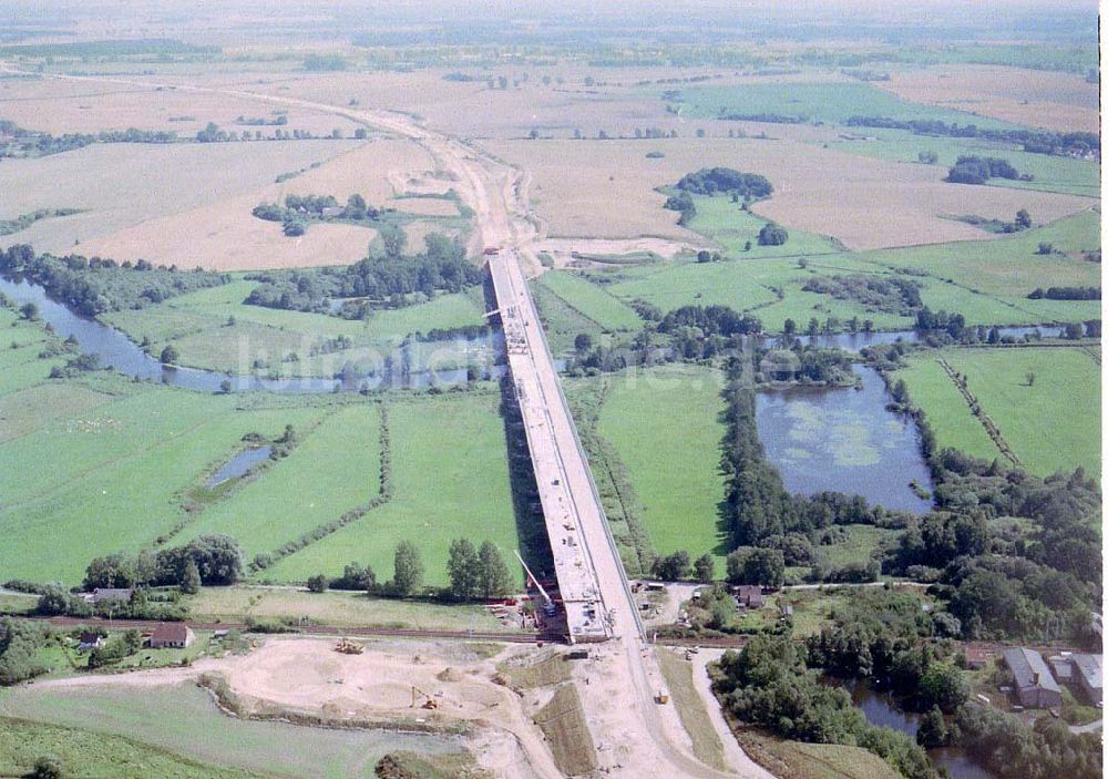 Luftbild bei Kavelsdorf / Mecklenburg - Vorpommern - Bau der A20 - Warnowbrücke bei Kavelsdorf / Mecklenburg - Vorpommern