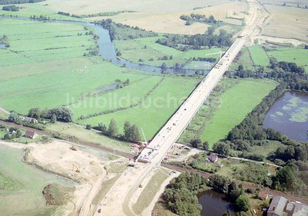 Luftaufnahme bei Kavelsdorf / Mecklenburg - Vorpommern - Bau der A20 - Warnowbrücke bei Kavelsdorf / Mecklenburg - Vorpommern