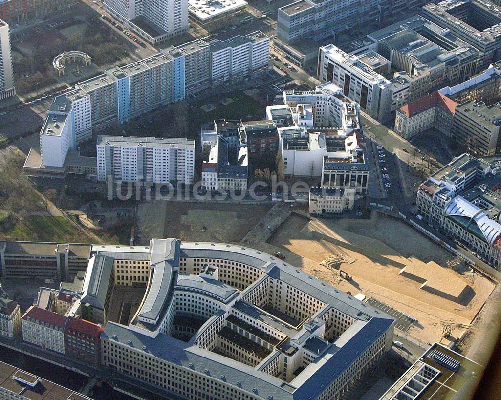 Luftbild Berlin - Bau eines Wohn- und Geschäftshauses/Hausvoigteiplatz in Berlin Mitte