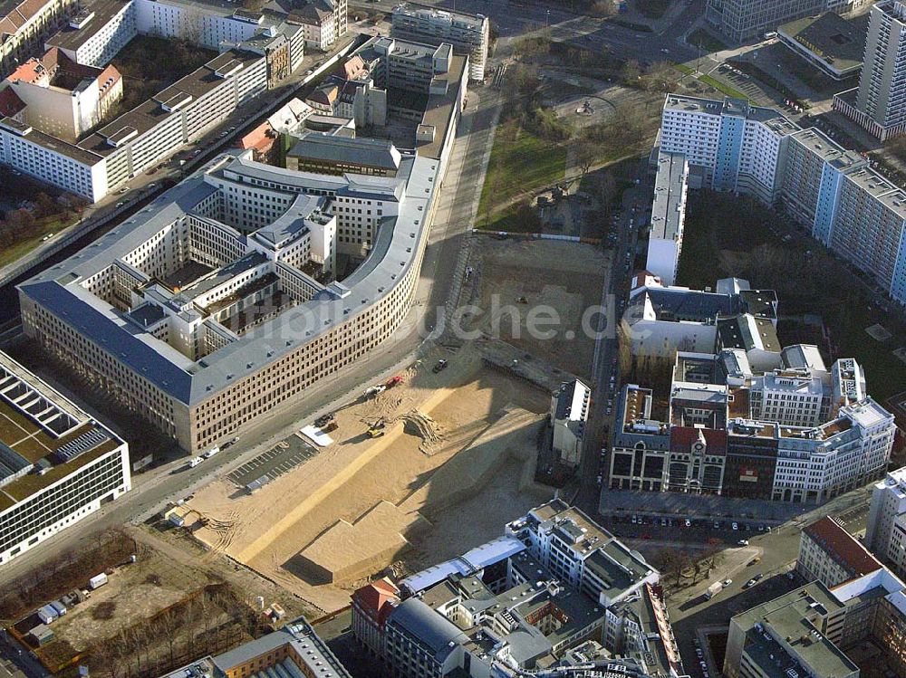 Luftbild Berlin - Bau eines Wohn- und Geschäftshauses/Hausvoigteiplatz in Berlin Mitte