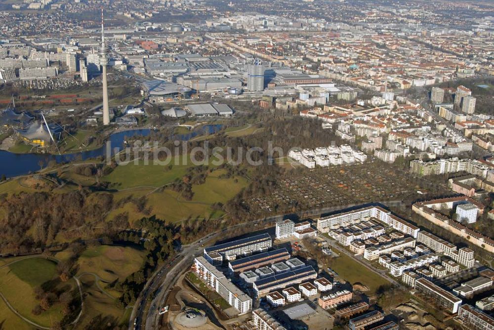 Luftbild München - Bau der Wohnanlagen in der Ackermannstraße (Ackermannbogen) in München