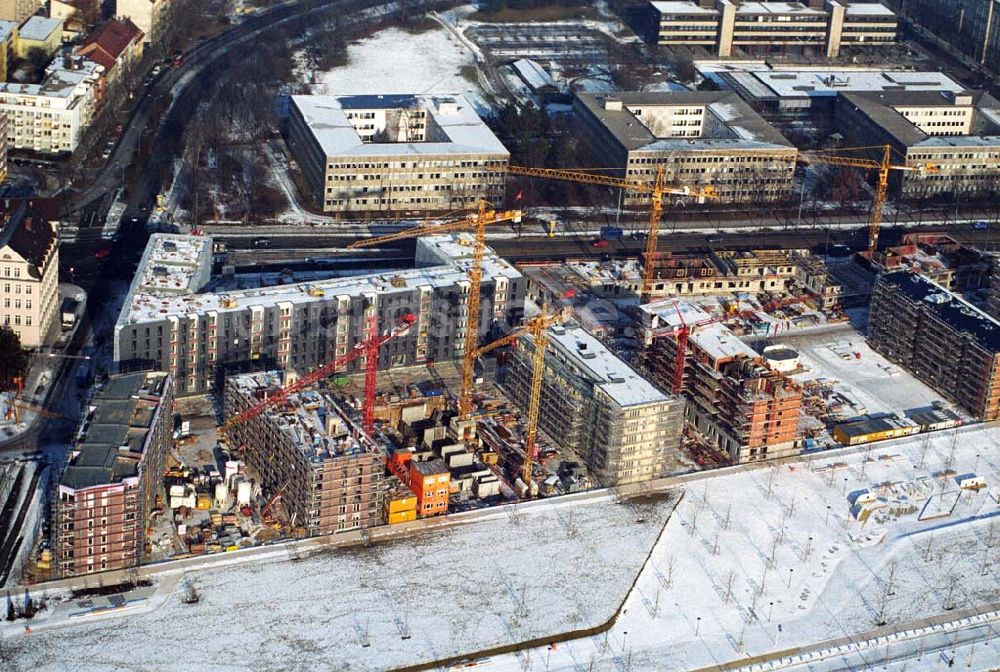 Luftaufnahme München / Bayern - Bau der Wohnanlagen in der Ackermannstraße (Ackermannbogen) in München Schwabingen am Olympiapark