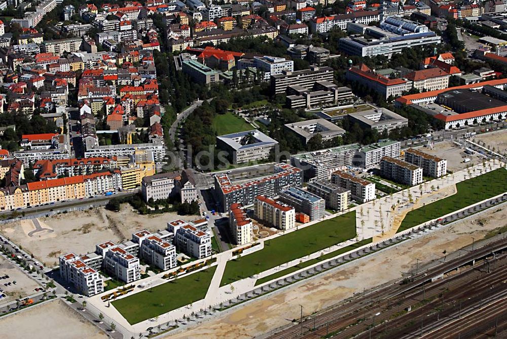 München von oben - Bau der Wohnanlagen in der Ackermannstraße (Ackermannbogen) in München Schwabingen am Olympiapark