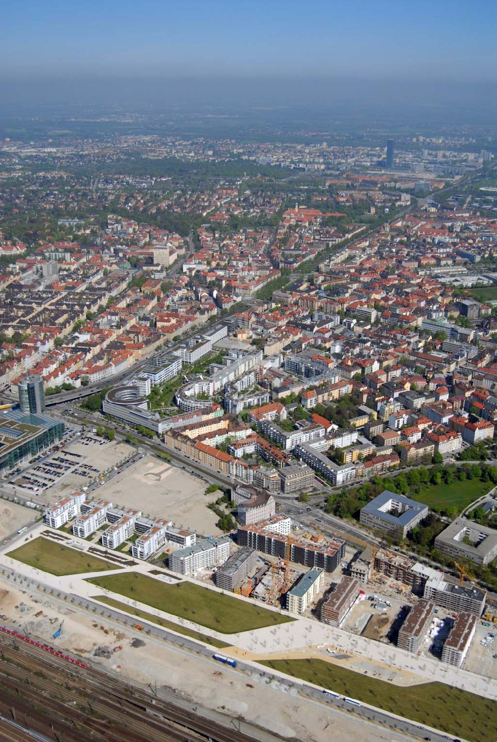 Luftaufnahme München - Bau der Wohnanlagen im Arnulfpark in München