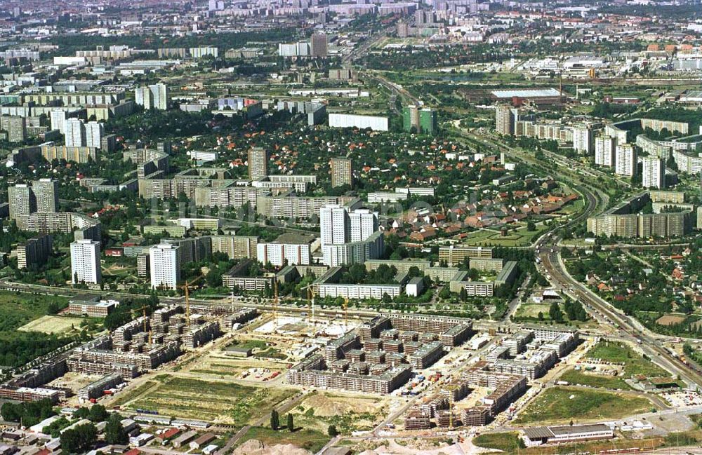 Berlin - Marzahn von oben - Bau des Wohngebeites Landsberger Tor in Berlin - Marzahn.