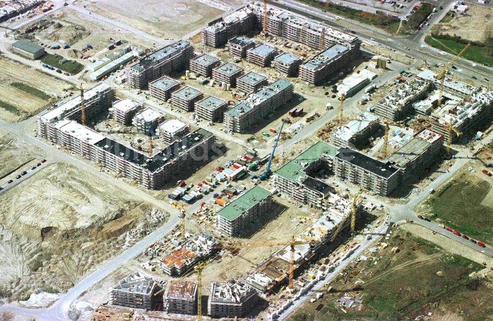 Berlin - Marzahn aus der Vogelperspektive: Bau des Wohngebietes Landsberger Tor